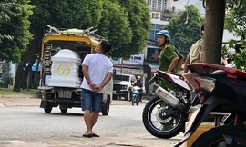 Cư dân chung cư ở quận Tân Bình thót tim vì nghi có đạn lạc