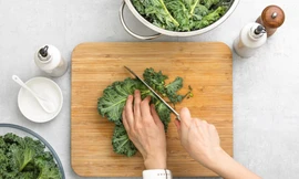 Chuyên gia sốc vì phát hiện hóa chất cực độc trong cải xoăn