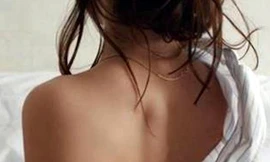 Bản tin 8H: Cô gái tự đăng clip khiêu dâm để tăng tương tác bán hàng