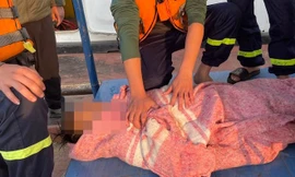 Bản tin 8H: Cứu thanh niên nhảy cầu Long Biên