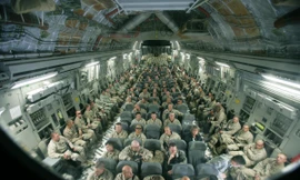 Mỹ tung hàng ‘khủng’ giúp Pháp chuyển quân tới Mali