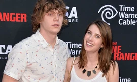 Sao nữ xinh đẹp đánh bạn trai chảy máu mũi