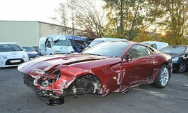 Rao bán siêu xe ‘tàn phế’ của C.Ronaldo chỉ 50.000 USD