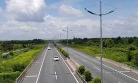 Đầu tư tuyến đường ven biển bao cả vùng Đồng bằng sông Cửu Long