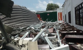 Sập mái hội trường 250 chỗ ở Hậu Giang, lộ hàng loạt sai sót