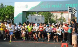 Hơn 4.000 vận động viên chạy Marathon tại Hậu Giang