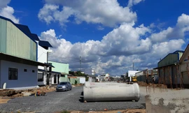 Dự án đường Trần Hoàng Na đang thi công đoạn qua phường Hưng Lợi, quận Ninh Kiều, TP Cần Thơ. Ảnh: CK 