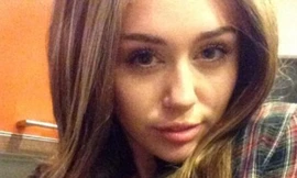 Miley Cyrus bất ngờ ‘ngoan hiền’