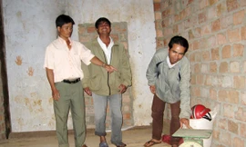 Ngân hàng LTCĐ thôn 7, xã Đăk Uy dân vay hết lúa trong kho. Ảnh: Nguyên Khanh