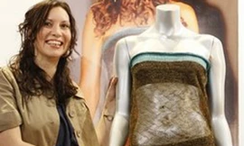 Váy vợ sắp cưới hoàng tử Anh mặc giá 2,5 tỉ đồng