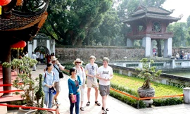 Từ năm 2017 bắt đầu tăng phí kinh doanh du lịch