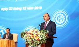 Thủ tướng Nguyễn Xuân Phúc đối thoại với DN. Ảnh Như Ý 