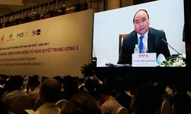 Thủ tướng nói về việc người Việt chuyển số tiền lớn ra nước ngoài tại Diễn đàn kinh tế tư nhân 2017. 