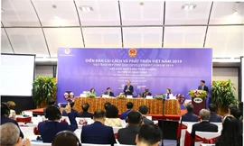 Thủ tướng Nguyễn Xuân Phúc tại Diễn đàn cải cách và phát triển Việt Nam. 