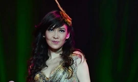 Trang phục khoe khéo cơ thể của Châu Huệ Mẫn