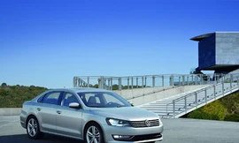 Volkswagen báo giá Passat đời 2012