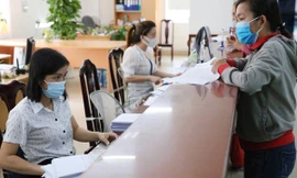 Nghỉ hưu trước tuổi vẫn phải đóng đủ 20 năm bảo hiểm xã hội mới có lương hưu