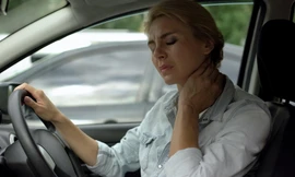 5 mẹo giảm đau mỏi khi lái xe 