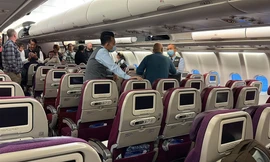 Khách la hét ầm ĩ khiến máy bay phải quay đầu khẩn về Australia