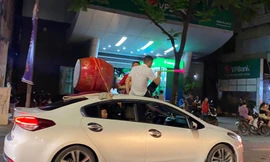 Muôn kiểu 'đi bão' thiếu an toàn của các cổ động viên