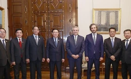 Chủ tịch Quốc hội Vương Đình Huệ hội kiến Tổng thống Argentina