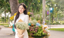 Xe hoa 'thu Hà Nội' đổ bộ TP.HCM, Bình Dương, khách xếp hàng 'check-in'