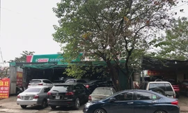 Người dùng tấp nập đưa ô tô đi bảo dưỡng dịp cận Tết
