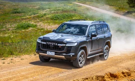 Toyota Land Cruiser sắp có động cơ hoàn toàn mới