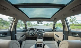 Mẹo giảm nhiệt ngày nắng nóng cho ô tô có cửa sổ trời