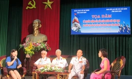 Khách mời tham gia toạ đàm chủ đề Vì biển đảo quê hương do tỉnh Đoàn Nam Định tổ chức