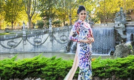 Ngọc Hân mặc áo dài hoa giữa khung cảnh nước Ý lãng mạn