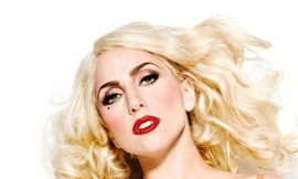 Lady Gaga bị chỉ trích vì trang phục sặc mùi bạo lực