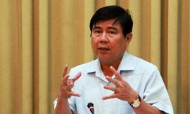 Chủ tịch TPHCM: Phải tìm biện pháp bảo vệ 'hiệp sĩ đường phố'