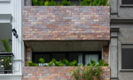 Cảm nhận hơi thở mộc mạc của ngôi nhà giữa phố thị