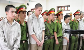 Vụ 'quan tài diễu phố': Nhiều bị cáo phản cung