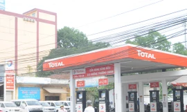 Nhiều cây xăng ở Hà Nội chưa chịu di dời