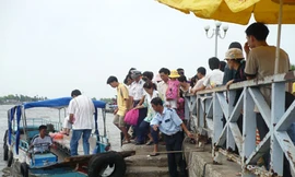 Nham nhở 'miếng bánh' du lịch sông nước