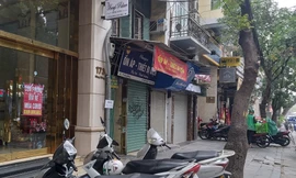 Hàng loạt khách sạn, cửa hàng Hà Nội treo biển cho thuê sau Tết