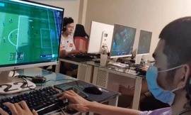 Nhiều quán game online vẫn hoạt động đón khách