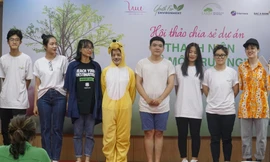 8 thành viên của nhóm “Mắt Xanh”