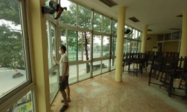 Nhiều hộ kinh doanh đang ngày đêm ngóng chờ giải đua F1 được tổ chức