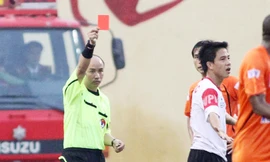 Ai gây sức ép lên trọng tài?