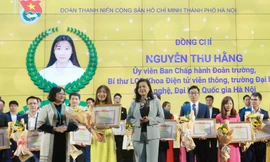 Khen thưởng tập thể, cá nhân xuất sắc trong công tác Đoàn - Hội khối trường học Thủ đô 2021-2022
