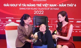 Khoảnh khắc ấn tượng của 5 chân dung tình nguyện tiêu biểu nhận giải thưởng 'Những trái tim hồng'