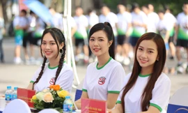 Người đẹp Hoa hậu Việt Nam kêu gọi từ bỏ thuốc lá