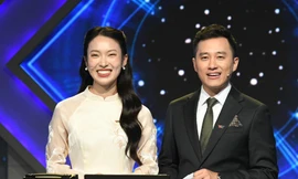 MC Khánh Vy duyên dáng, cùng MC Ngọc Huy nhiệt tình 'tiếp lửa' các thí sinh Olympia 23