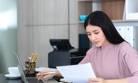 Vì sao Gen Z đi làm không cầm nổi lương về?