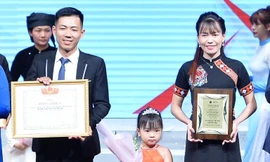 Vợ chồng trẻ khởi nghiệp thành công nhờ cây xạ đen 