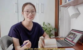 Khánh Vy luyện nói, xem lại nhiều lần buổi dẫn đầu tiên khi làm MC Đường lên đỉnh Olympia