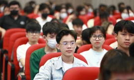 Cách nào kéo người trẻ khỏi bẫy gây 'nghiện' của thuốc lá điện tử? 